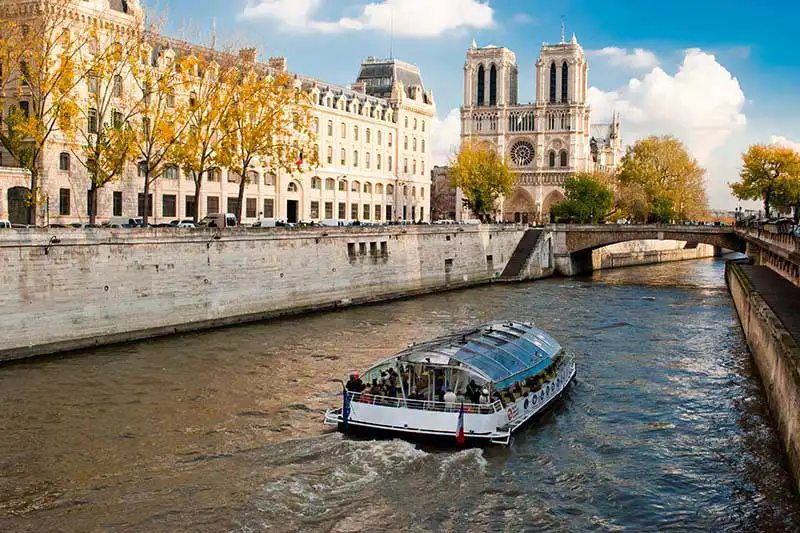 Seine river cruise boat trips paris
